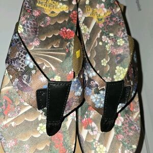 Dr. Martens Mana Tattoo Floral Thong Sandals Tan Black Men US 11/Women US 12 OOP